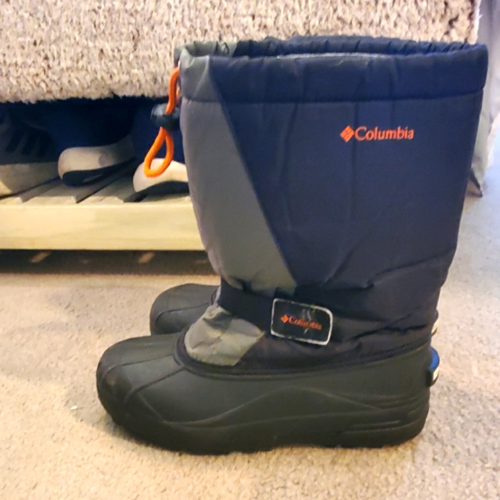 Columbia boots Boys size 7